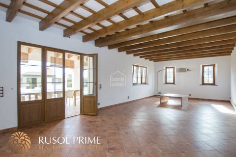 Huvila myytävänä Es Castell, Menorca, Espanja, 5 makuuhuonetta, 403 m2 No. 39083 - kuva 5