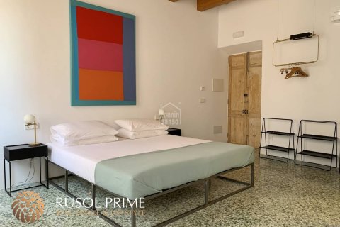 Kaupunkipientalo myytävänä Ciutadella De Menorca, Menorca, Espanja, 5 makuuhuonetta, 345 m2 No. 39955 - kuva 10