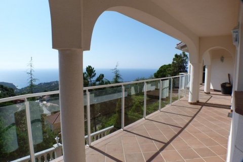 Huvila myytävänä Lloret de Mar, Girona, Espanja, 4 makuuhuonetta, 275 m2 No. 45729 - kuva 1