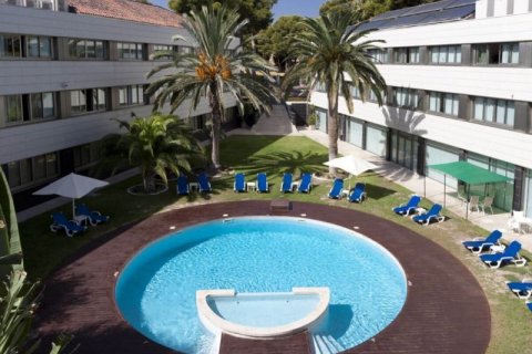 Hotelli myytävänä Alicante, Espanja, 134 makuuhuonetta,  No. 45780 - kuva 1