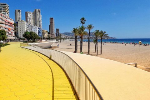 Hotelli myytävänä Benidorm, Alicante, Espanja, 80 makuuhuonetta, 10 m2 No. 42895 - kuva 3