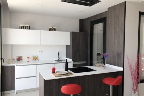 Huvila myytävänä Rojales, Alicante, Espanja, 3 makuuhuonetta, 204 m2 No. 44840 - kuva 8