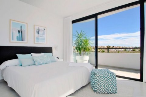 Huvila myytävänä Guardamar del Segura, Alicante, Espanja, 4 makuuhuonetta, 339 m2 No. 44919 - kuva 6