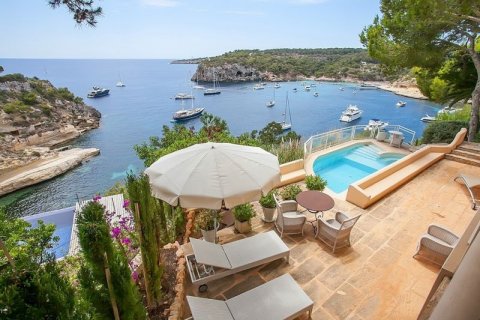 Huvila myytävänä Sol De Mallorca, Mallorca, Espanja, 6 makuuhuonetta, 307 m2 No. 44969 - kuva 2