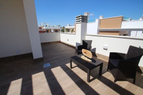 Huvila myytävänä La Manga del Mar Menor, Murcia, Espanja, 3 makuuhuonetta, 127 m2 No. 43280 - kuva 2