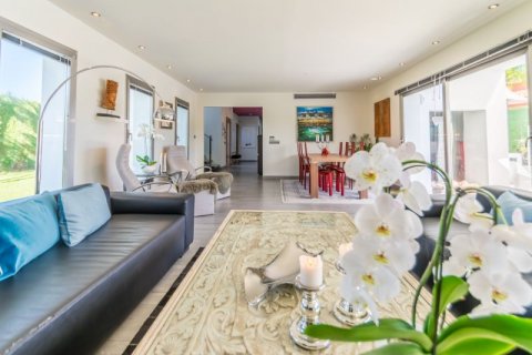 Huvila myytävänä Alfaz del Pi, Alicante, Espanja, 5 makuuhuonetta, 338 m2 No. 42594 - kuva 8