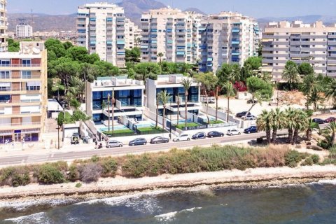 Kaupunkipientalo myytävänä El Campello, Alicante, Espanja, 3 makuuhuonetta, 524 m2 No. 41709 - kuva 1