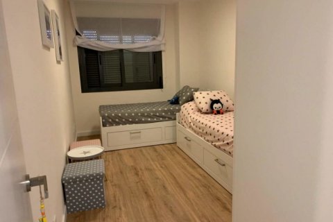 Huoneisto myytävänä Benidorm, Alicante, Espanja, 2 makuuhuonetta, 90 m2 No. 42878 - kuva 4