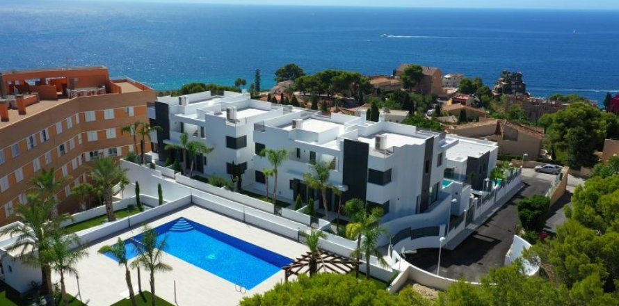 Kaupunkipientalo Calpe, Alicante, Espanja 4 makuuhuonetta, 445 m2 No. 42348