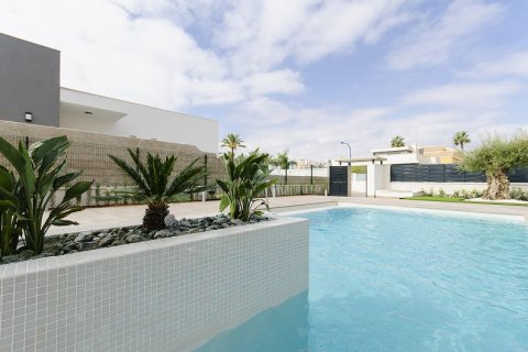 Huvila myytävänä La Manga del Mar Menor, Murcia, Espanja, 4 makuuhuonetta, 153 m2 No. 43270 - kuva 2