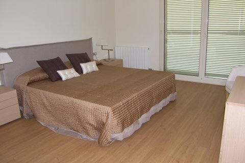 Kaupunkipientalo myytävänä Mataro, Barcelona, Espanja, 4 makuuhuonetta, 220 m2 No. 41422 - kuva 7