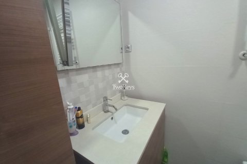 Huoneisto myytävänä Badalona, Barcelona, Espanja, 4 makuuhuonetta, 97 m2 No. 40988 - kuva 8