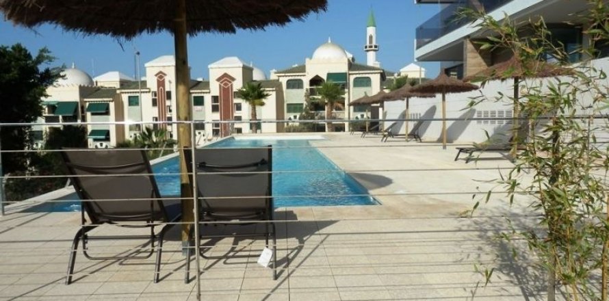 Huoneisto Alicante, Espanja 3 makuuhuonetta, 273 m2 No. 46072