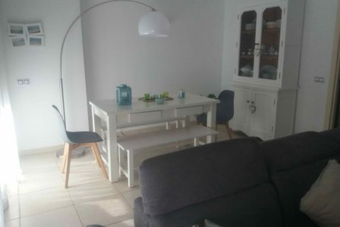 Kaupunkipientalo myytävänä La Cala, Alicante, Espanja, 3 makuuhuonetta, 180 m2 No. 44998 - kuva 1