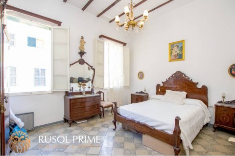 Kaupunkipientalo myytävänä Ciutadella De Menorca, Menorca, Espanja, 4 makuuhuonetta, 182 m2 No. 39695 - kuva 5