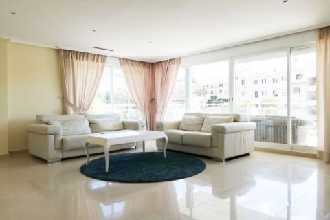 Kaupunkipientalo myytävänä Altea, Alicante, Espanja, 5 makuuhuonetta, 404 m2 No. 44017 - kuva 3