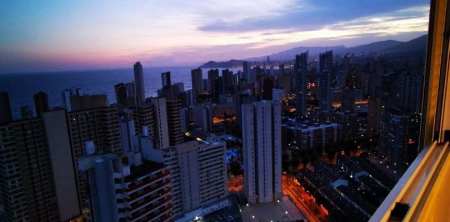 Huoneisto Benidorm, Alicante, Espanja 3 makuuhuonetta, 133 m2 No. 42712