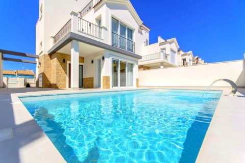 Huvila myytävänä Torrevieja, Alicante, Espanja, 5 makuuhuonetta, 201 m2 No. 43273 - kuva 1