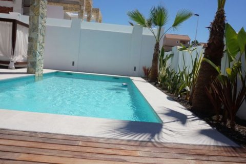 Huvila myytävänä Torrevieja, Alicante, Espanja, 4 makuuhuonetta, 200 m2 No. 43378 - kuva 5