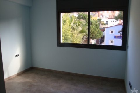 Huvila myytävänä Barcelona, Espanja, 4 makuuhuonetta, 300 m2 No. 41459 - kuva 10