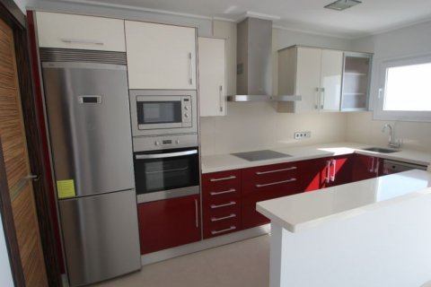 Kaupunkipientalo myytävänä Calpe, Alicante, Espanja, 3 makuuhuonetta, 157 m2 No. 46043 - kuva 7