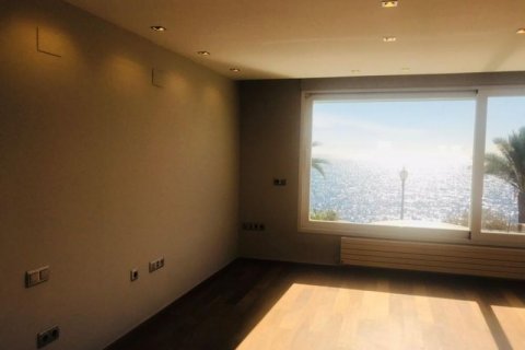 Kaupunkipientalo myytävänä Alicante, Espanja, 4 makuuhuonetta, 420 m2 No. 44641 - kuva 5