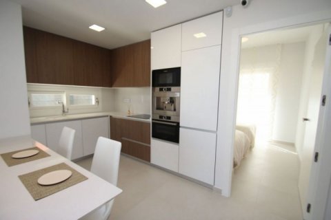 Kaupunkipientalo myytävänä Torrevieja, Alicante, Espanja, 3 makuuhuonetta, 98 m2 No. 45959 - kuva 8