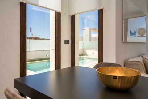 Huvila myytävänä Torrevieja, Alicante, Espanja, 3 makuuhuonetta, 264 m2 No. 44496 - kuva 3