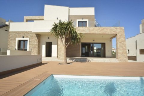 Huvila myytävänä Torrevieja, Alicante, Espanja, 3 makuuhuonetta, 170 m2 No. 45956 - kuva 2