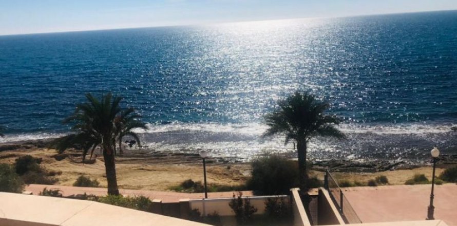 Kaupunkipientalo Alicante, Espanja 4 makuuhuonetta, 420 m2 No. 44641