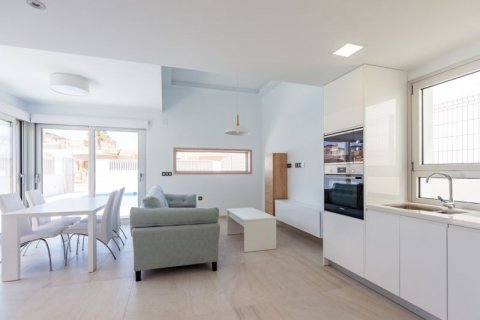 Huvila myytävänä Guardamar del Segura, Alicante, Espanja, 3 makuuhuonetta, 156 m2 No. 42695 - kuva 10