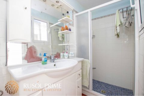 Kaupunkipientalo myytävänä Ciutadella De Menorca, Menorca, Espanja, 4 makuuhuonetta, 182 m2 No. 39695 - kuva 8