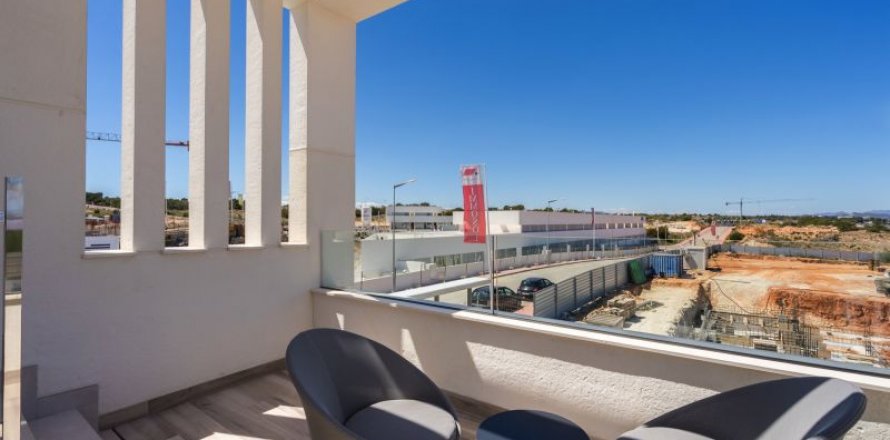 Huvila Torrevieja, Alicante, Espanja 3 makuuhuonetta, 264 m2 No. 44496