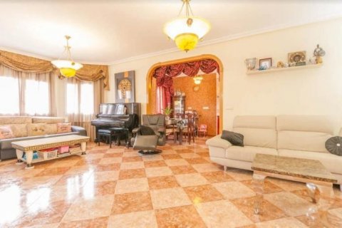 Huvila myytävänä Torrevieja, Alicante, Espanja, 5 makuuhuonetta, 250 m2 No. 45829 - kuva 2