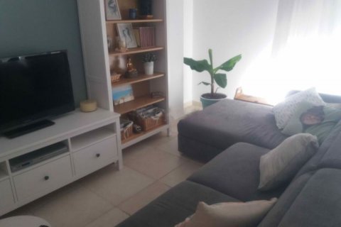 Kaupunkipientalo myytävänä La Cala, Alicante, Espanja, 3 makuuhuonetta, 180 m2 No. 44998 - kuva 3