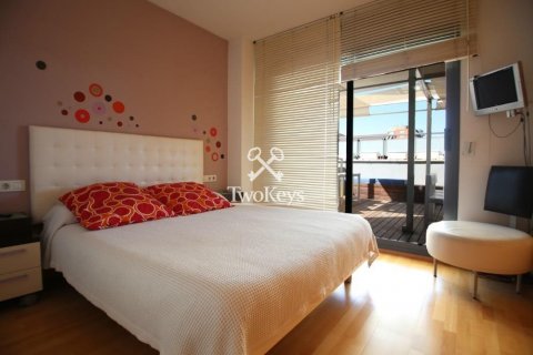 Huoneisto myytävänä Badalona, Barcelona, Espanja, 3 makuuhuonetta, 119 m2 No. 41012 - kuva 13