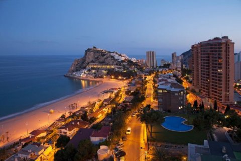 Hotelli myytävänä Benidorm, Alicante, Espanja, 118 makuuhuonetta, 5.851 m2 No. 42535 - kuva 1