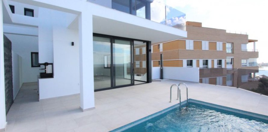 Kaupunkipientalo Calpe, Alicante, Espanja 4 makuuhuonetta, 476 m2 No. 42355