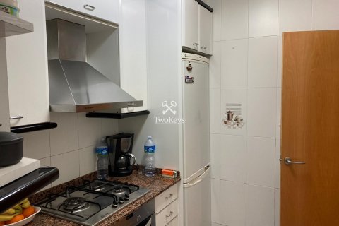 Huoneisto myytävänä Badalona, Barcelona, Espanja, 2 makuuhuonetta, 65 m2 No. 41006 - kuva 11