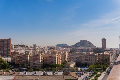 Huoneisto myytävänä Alicante, Espanja, 4 makuuhuonetta, 153 m2 No. 45873 - kuva 2