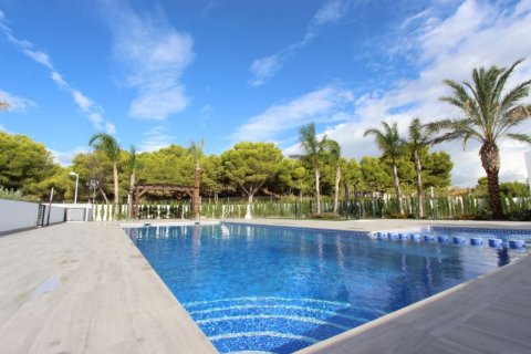 Kaupunkipientalo myytävänä Calpe, Alicante, Espanja, 3 makuuhuonetta, 300 m2 No. 42737 - kuva 3