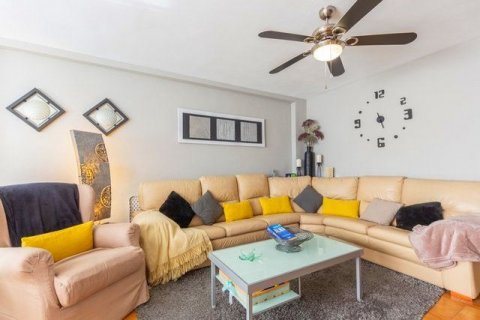 Huoneisto myytävänä Benidorm, Alicante, Espanja, 4 makuuhuonetta, 113 m2 No. 42690 - kuva 7