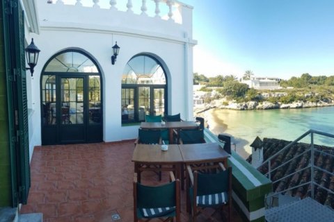 Hotelli myytävänä Menorca, Espanja, 15 makuuhuonetta,  No. 45288 - kuva 1