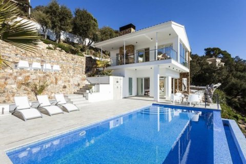 Huvila myytävänä Lloret de Mar, Girona, Espanja , 240 m2 No. 45718 - kuva 2