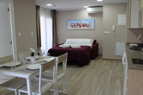 Hotelli myytävänä Benidorm, Alicante, Espanja, 10 makuuhuonetta, 400 m2 No. 43490 - kuva 3