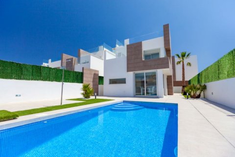 Huvila myytävänä Guardamar del Segura, Alicante, Espanja, 3 makuuhuonetta, 156 m2 No. 42695 - kuva 3