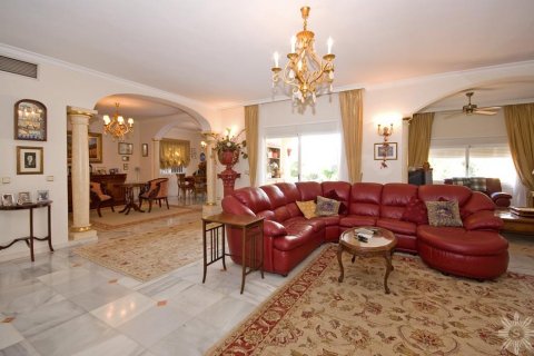 Huvila myytävänä Marbella, Malaga, Espanja, 4 makuuhuonetta, 340 m2 No. 41414 - kuva 9