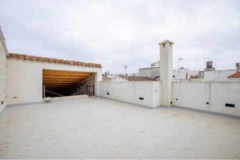 Kaupunkipientalo myytävänä Mahon, Menorca, Espanja, 4 makuuhuonetta, 246 m2 No. 47969 - kuva 1