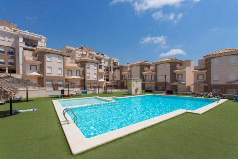 Huoneisto myytävänä Santa Pola, Alicante, Espanja, 3 makuuhuonetta, 84 m2 No. 49800 - kuva 13