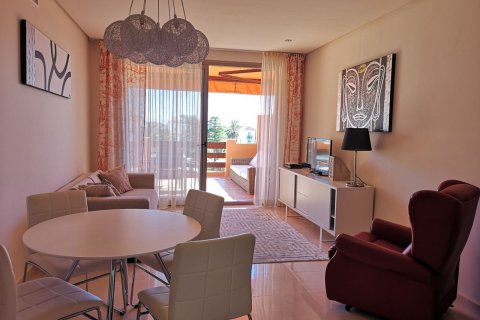 Huoneisto myytävänä Estepona, Malaga, Espanja, 2 makuuhuonetta, 174 m2 No. 50060 - kuva 2